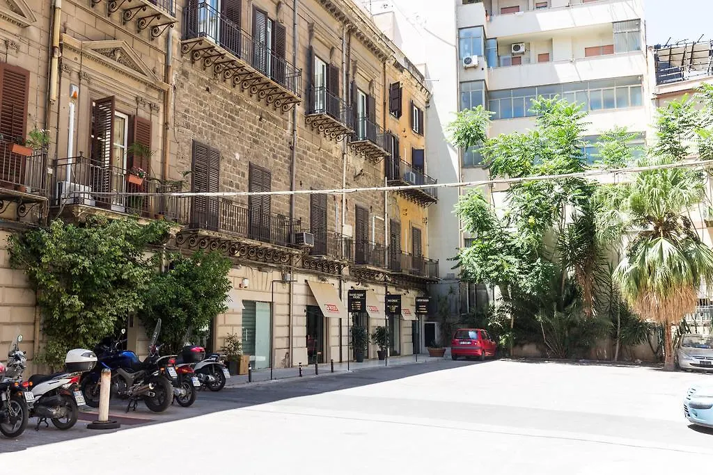 Elegante E Moderno Appartamento Al Politeama Palermo 0*,  Italy